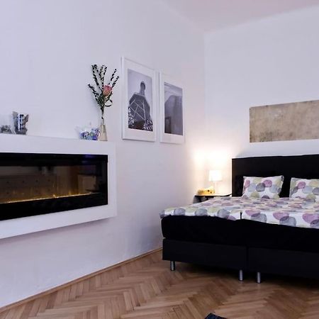 Prague Center Apartment With Fireplace Esterno foto